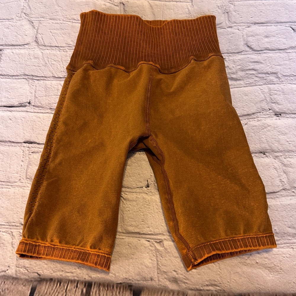 NWOT FP Movement Good Karma Bike Short - Toasted Coconut / Brown - Size XS/S - Picture 16 of 17